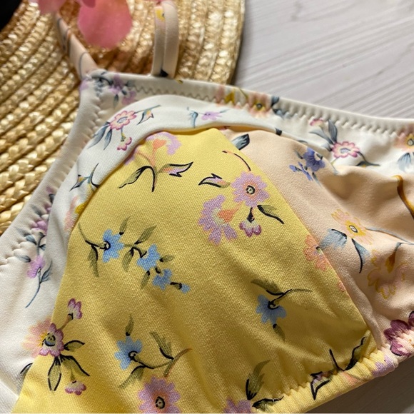 Billabong 🌸 Ditsy Floral Bralette Bikini Top ☀️💕🌴